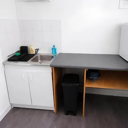 Fonctionnel 16m2 Centre Pas Cher Lägenhet